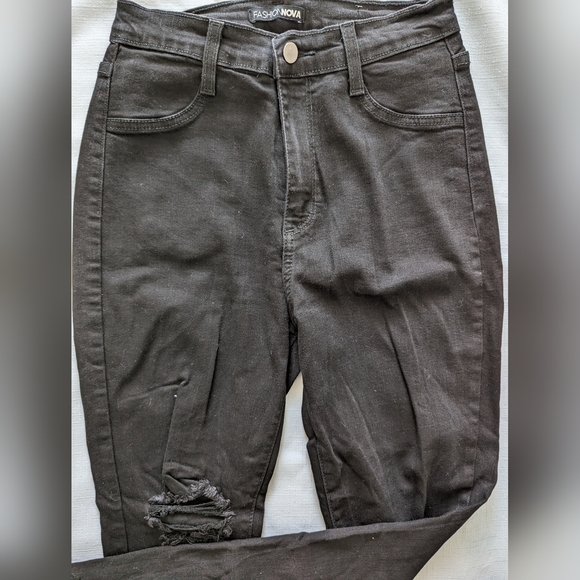 Fashion Nova Black Distressed Jeans - 7 - Picture 3 of 4